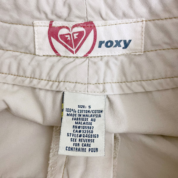 ROXY KHAKI LOW RISE CARGO SHORTS (5)