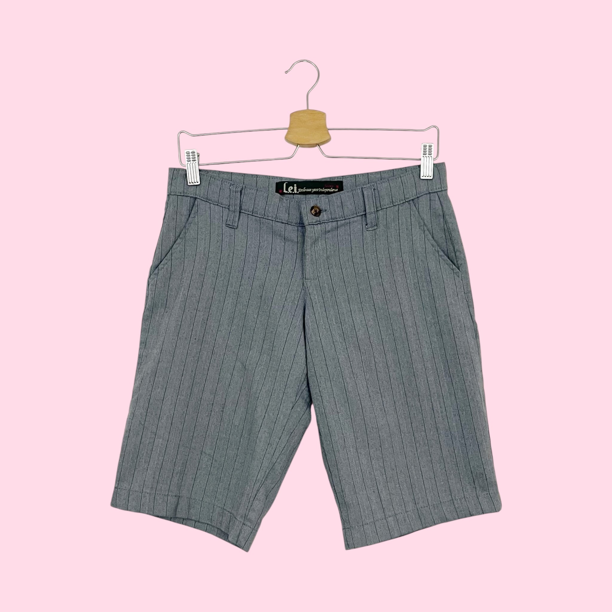 Y2K GRAY PINSTRIPE LOW RISE BERMUDA SHORTS (S)