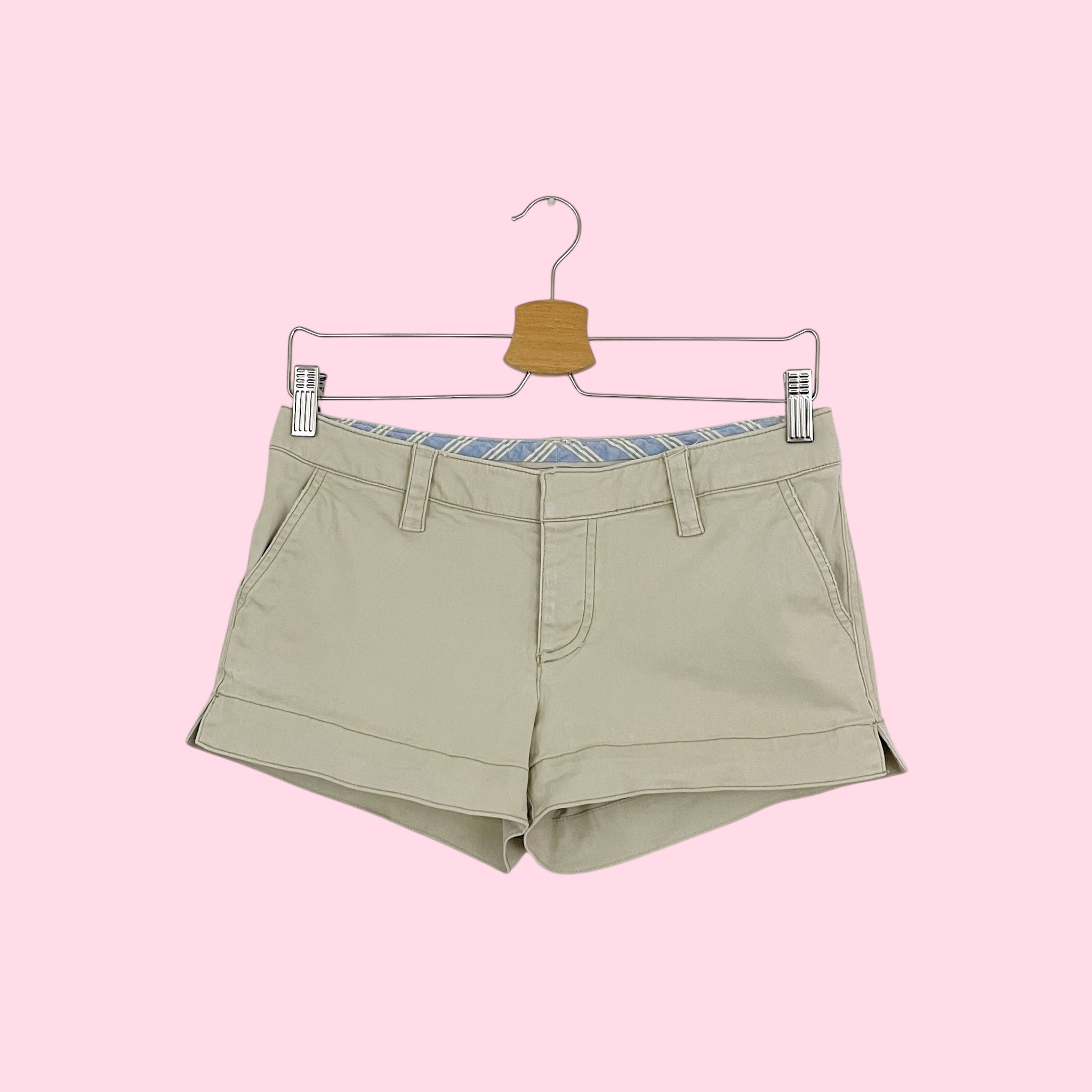 Y2K AMERICAN EAGLE LOW RISE KHAKI SHORTS (2)