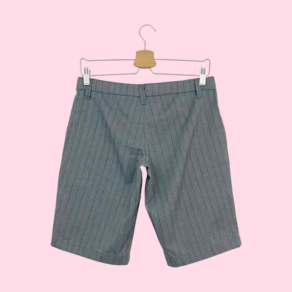 Y2K GRAY PINSTRIPE LOW RISE BERMUDA SHORTS (S)