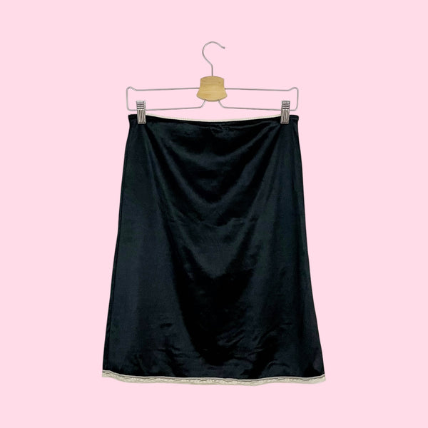 BLACK MIDI SKIRT W/ BOWS + LACE TRIM (M)