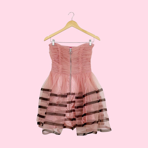 BETSEY JOHNSON GATHERED TULLE STRAPLESS PARTY DRESS (4/6)