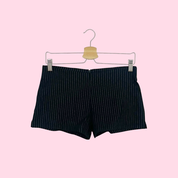 BLACK PINSTRIPE STRETCH LOW RISE SHORTS (M)
