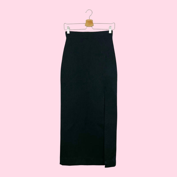 BLACK STRIPED MAXI SKIRT W/ SLIT (25/26)