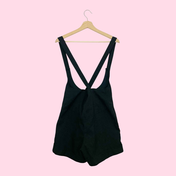 BLACK PINSTRIPE PLEATED OVERALL SHORTS (M)