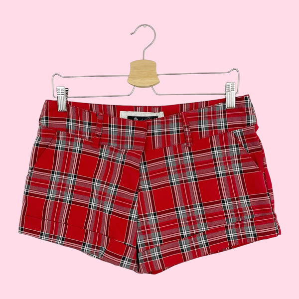 Y2K RED PLAID LOW RISE SHORTS (M)