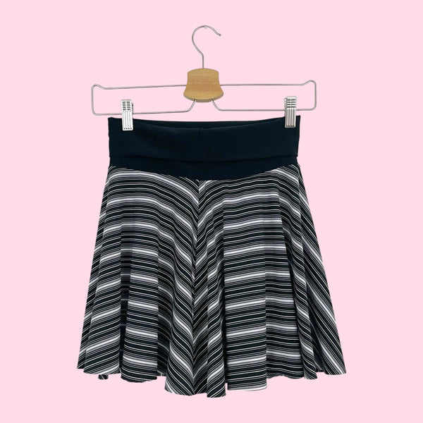 BLACK + WHITE STRIPED MINI SKIRT (S)