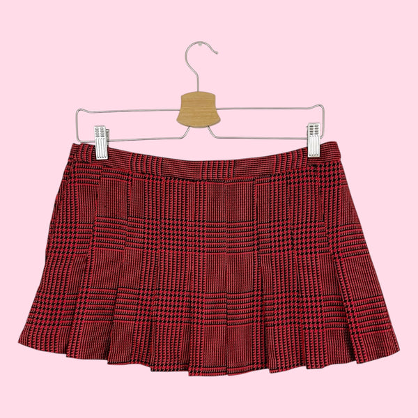 RED + BLACK HOUNDSTOOTH PLEATED LOW RISE MINI SKIRT (4/6)