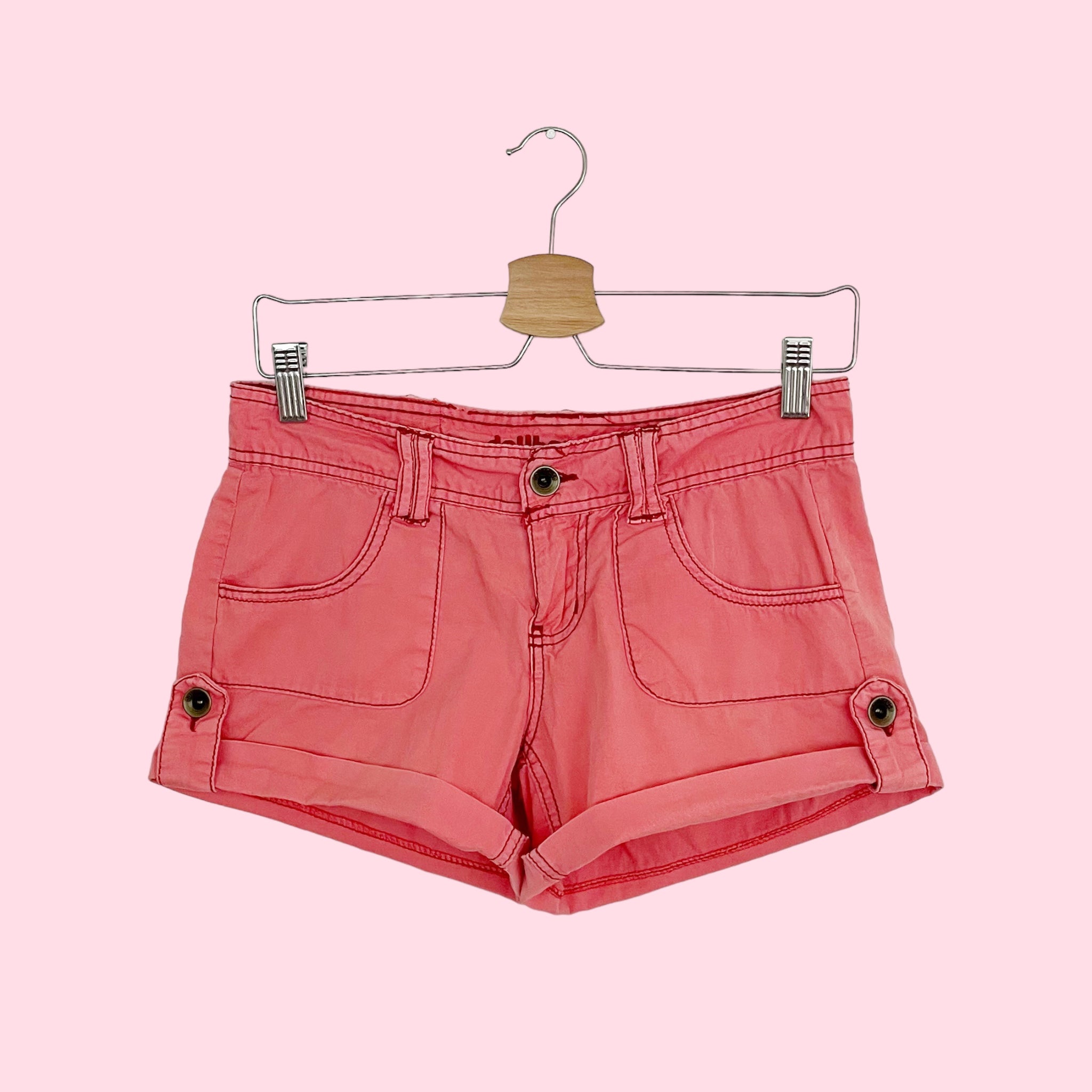 RED LOW RISE CARGO SHORTS (0/2)