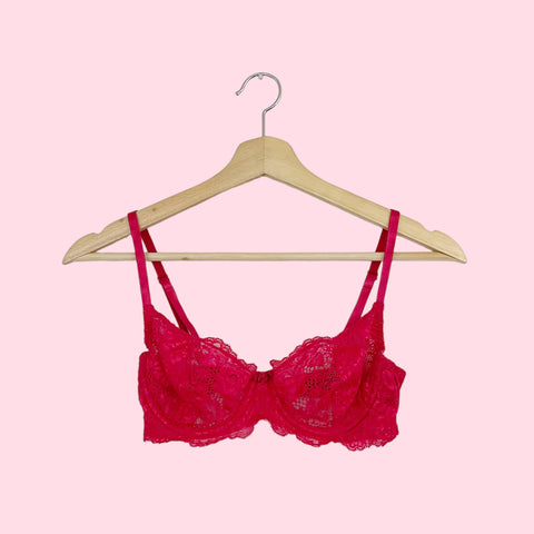 VICTORIA'S SECRET RED LACE BRA (36B)